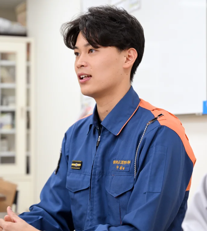 中村さんがインタビューに答えている様子